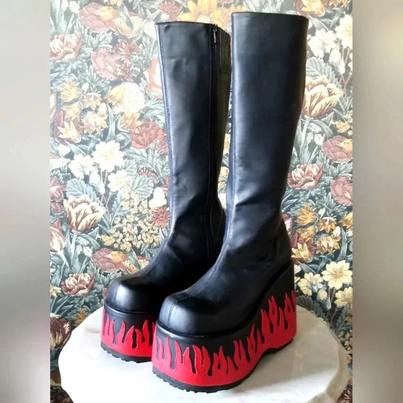 Demonia Shoes - Y2K NWOT Flame Platform Boots — Rare Vintage Alt Goth Size 8